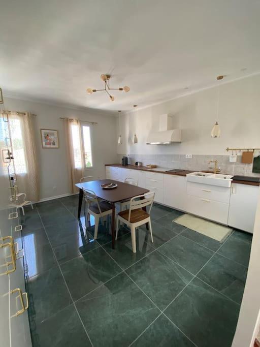 Merveilleuse Maison De Village Maillane Buitenkant foto